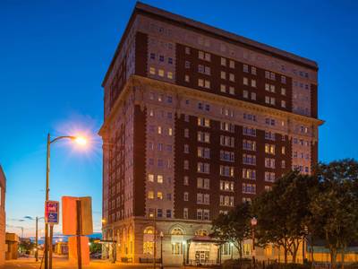 DoubleTree by Hilton Hotel Utica