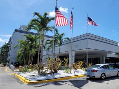 Econo Lodge Inn & Suites Fort Lauderdale - Building A