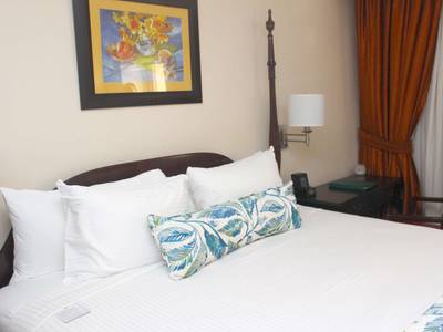 The Courtleigh Hotel & Suites