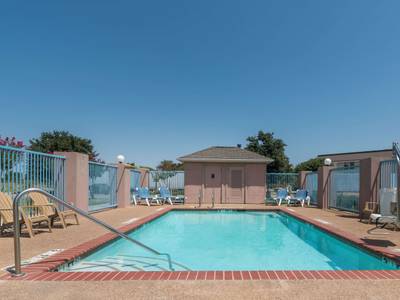 Super 8 Fort Worth North/Meacham Blvd