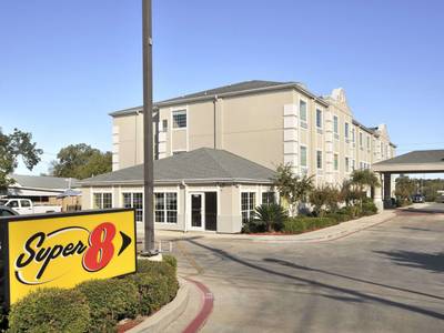 Super 8 San Antonio/Alamodome Area