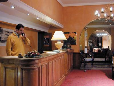 Brit Hotel Le Louvre