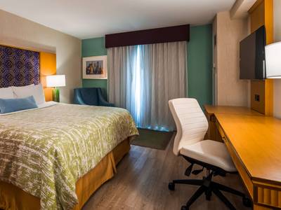 Best Western Premier Toronto Airport Carlingview Hotel