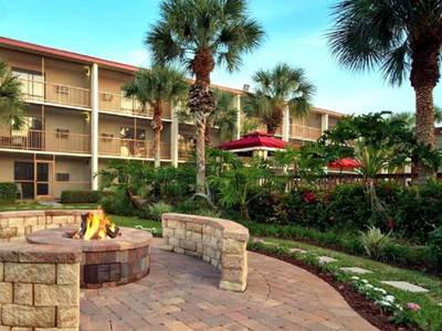 Red Roof Plus & Suites Naples