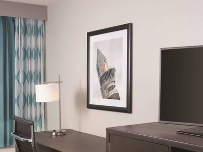 La Quinta Inn & Suites Atlanta Airport North