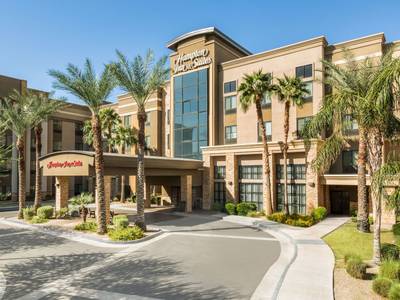 Hampton Inn & Suites Phoenix Glendale Westgate