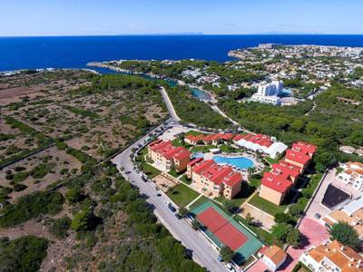 Apartamentos Roc Cala d’en Blanes Beach Club