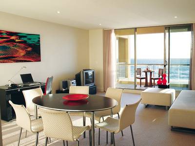 Oaks Glenelg Plaza Pier Suites