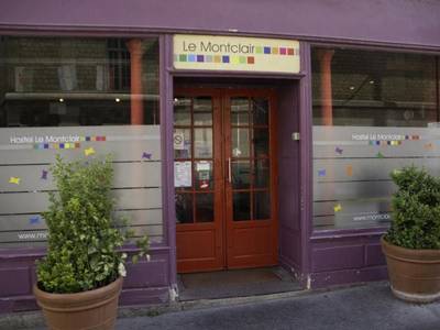 Le Montclair Hostel