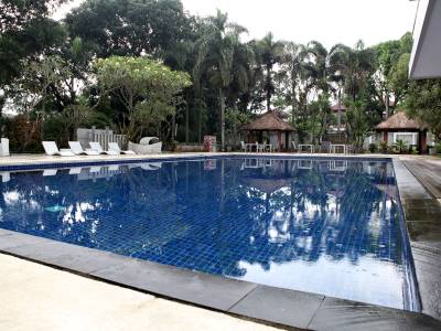 Sheo Resort Hotel by RedDoorz