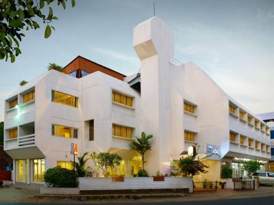 Hotel Abad Chullickal