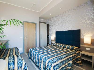 Bikini & Tropicana (Foto)