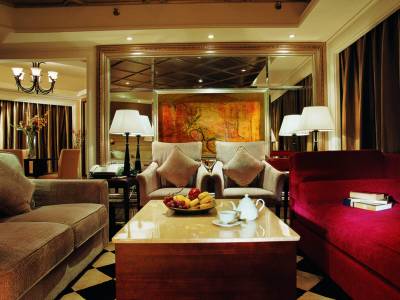 Royal Suites & Towers