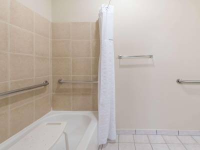 Hawthorn Suites by Wyndham Addison Galleria