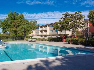 Best Western Plus Garden Court Inn