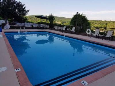 Best Western Hillside Inn