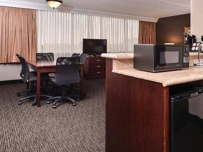 Best Western Plus Kelly Inn - St. Cloud Hotel