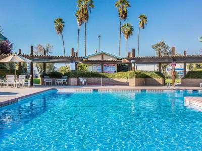 Clarion Inn & Suites