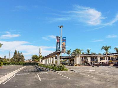 Stanford Inn & Suites Anaheim