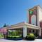 Holiday Inn Express & Suites Milford
