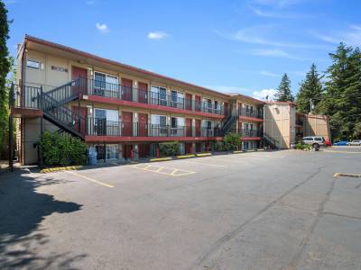 Econo Lodge East Port