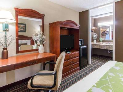 Econo Lodge Savannah South