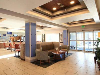 Holiday Inn Express & Suites Ashland