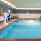 Holiday Inn Express & Suites Burlington