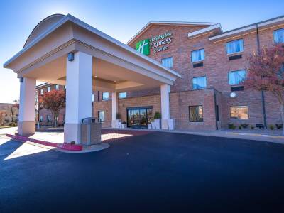 Holiday Inn Express & Suites Edmond