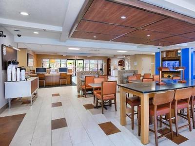 Holiday Inn Express & Suites Jacksonville-South