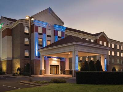 Holiday Inn Express & Suites Lawton-Fort Sill