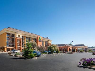 Holiday Inn Express at Monterey Bay