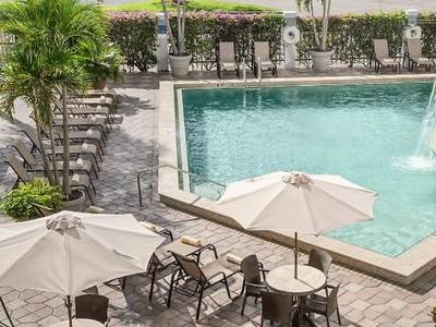 Crowne Plaza Fort Myers At Bell Tower Shops