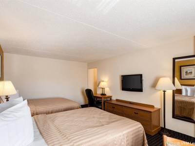Rodeway Inn & Suites