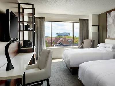 Marriott East Lansing at University Place