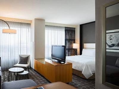 Renaissance Suites Chicago O'Hare