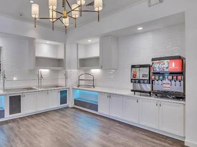 Staybridge Suites Savannah / Historic District