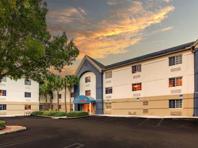 Candlewood Suites Miami Airport West