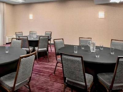 Courtyard Newark Liberty International Airport