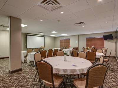 Holiday Inn Express Savannah S I95 - Richmond Hill