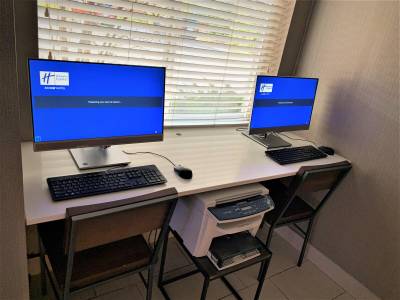 Holiday Inn Express Chicago-Libertyville