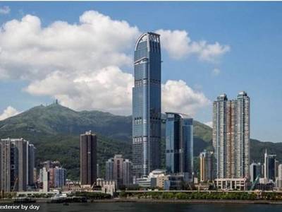 L' Nina & Convention Centre