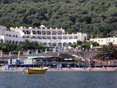 Punta Campanella Resort