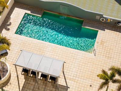 Jack and Newell Cairns Holiday Apartments