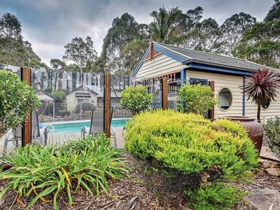 Waverley House Cottages