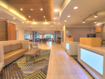 Holiday Inn Express & Suites Mobile/Saraland