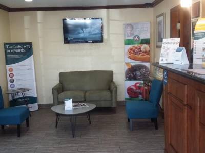 Quality Inn I-5 Naval Base