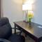 Holiday Inn Express Hotel & Suites Ottawa Airport