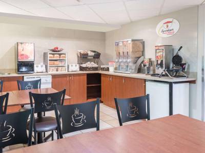 Hotel Super 8 Sainte Agathe Des Monts