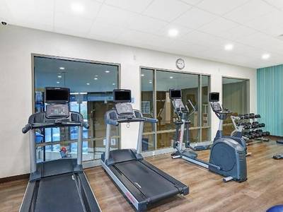 Holiday Inn Express Hotel & Suites Woodstock South